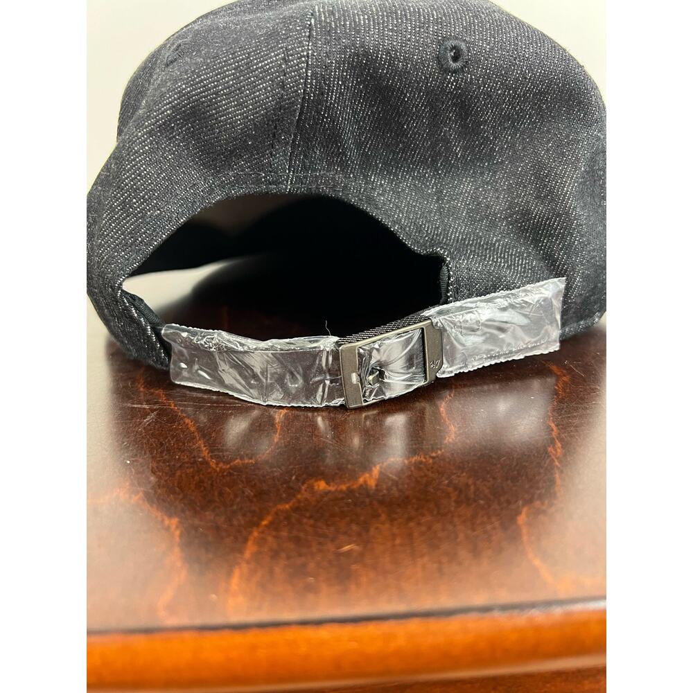 NWT Boston Bruins black on black StrapBack 47 brand - Picture 5 of 9